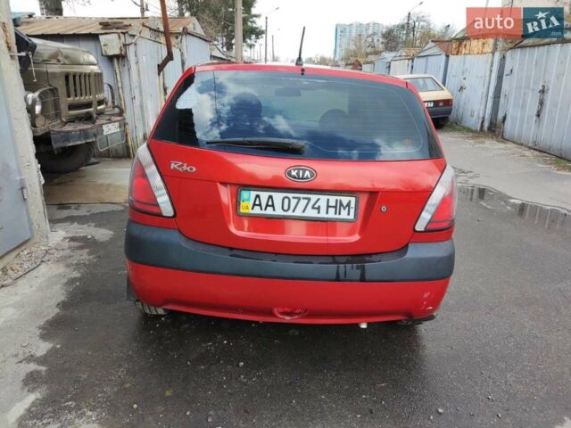 Красный Киа Рио, объемом двигателя 0 л и пробегом 200 тыс. км за 4000 $, фото 2 на Automoto.ua