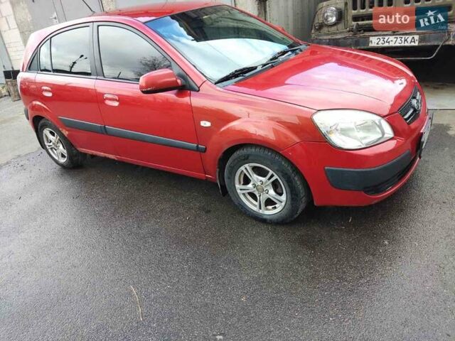 Красный Киа Рио, объемом двигателя 0 л и пробегом 200 тыс. км за 4000 $, фото 3 на Automoto.ua