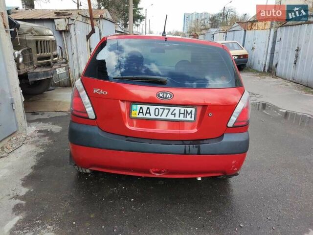 Красный Киа Рио, объемом двигателя 0 л и пробегом 200 тыс. км за 4000 $, фото 2 на Automoto.ua