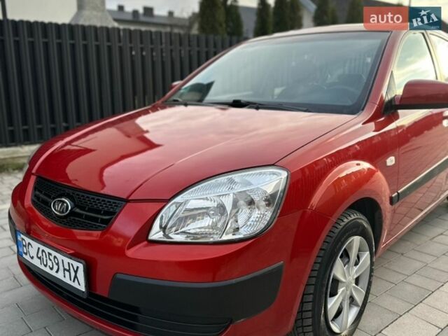 Красный Киа Рио, объемом двигателя 1.49 л и пробегом 264 тыс. км за 3999 $, фото 5 на Automoto.ua