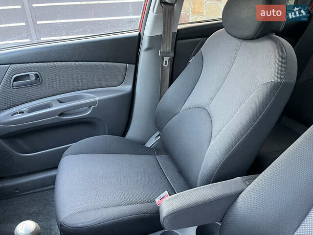 Червоний Кіа Ріо, об'ємом двигуна 1.4 л та пробігом 292 тис. км за 3999 $, фото 24 на Automoto.ua