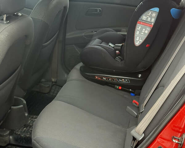 Красный Киа Рио, объемом двигателя 1.4 л и пробегом 110 тыс. км за 5900 $, фото 18 на Automoto.ua