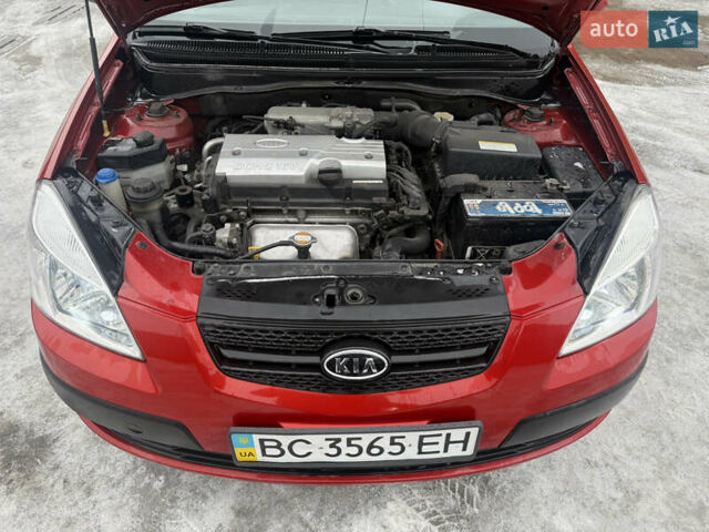 Красный Киа Рио, объемом двигателя 1.4 л и пробегом 110 тыс. км за 5900 $, фото 24 на Automoto.ua