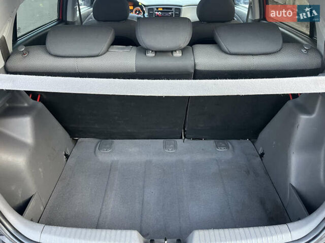 Червоний Кіа Ріо, об'ємом двигуна 1.4 л та пробігом 292 тис. км за 3999 $, фото 29 на Automoto.ua