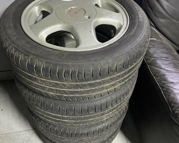 Красный Киа Рио, объемом двигателя 1.4 л и пробегом 110 тыс. км за 5900 $, фото 27 на Automoto.ua