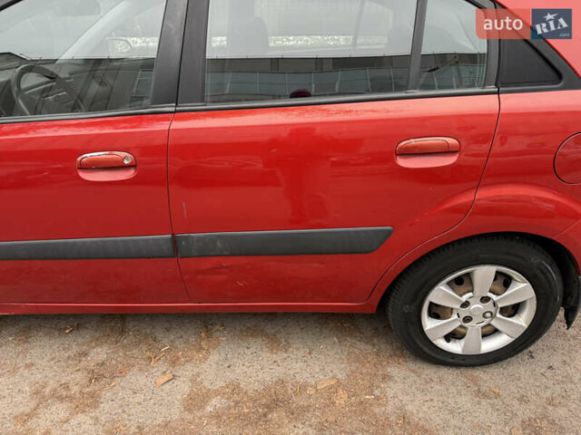 Красный Киа Рио, объемом двигателя 0 л и пробегом 190 тыс. км за 4300 $, фото 5 на Automoto.ua