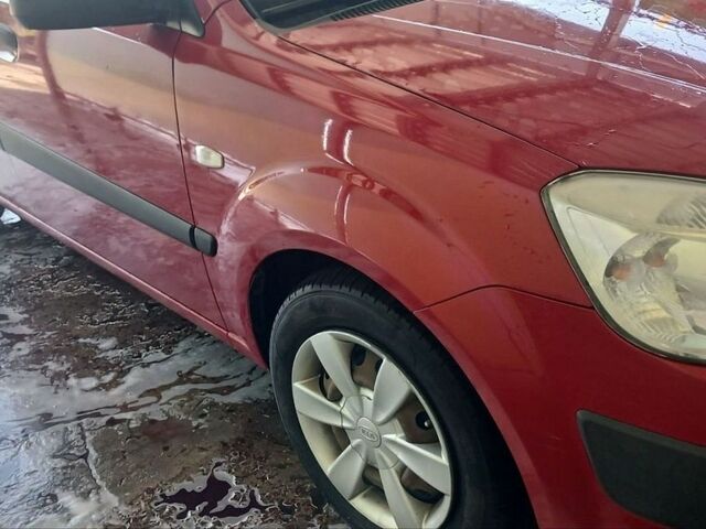 Красный Киа Рио, объемом двигателя 1.4 л и пробегом 219 тыс. км за 4100 $, фото 8 на Automoto.ua