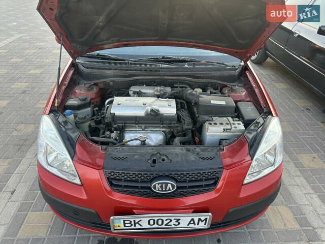 Киа Рио 2006 в Рокитное на Automoto.ua Красный Киа Рио, объемом двигателя 1.4 л и пробегом 246 тыс. км за 5700 $, фото 8 на Automoto.ua