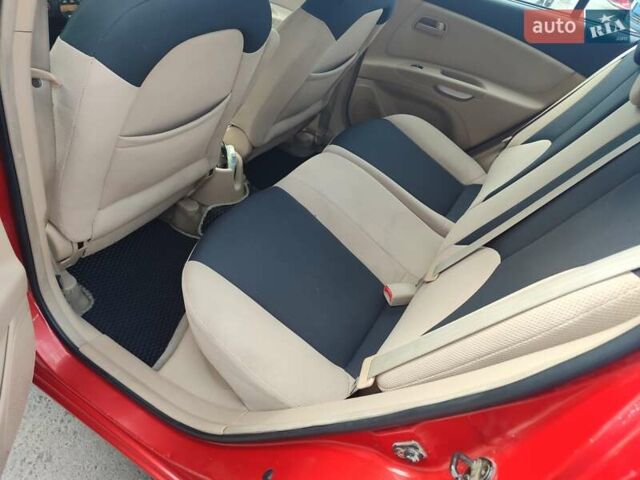 Красный Киа Рио, объемом двигателя 1.4 л и пробегом 281 тыс. км за 3900 $, фото 16 на Automoto.ua