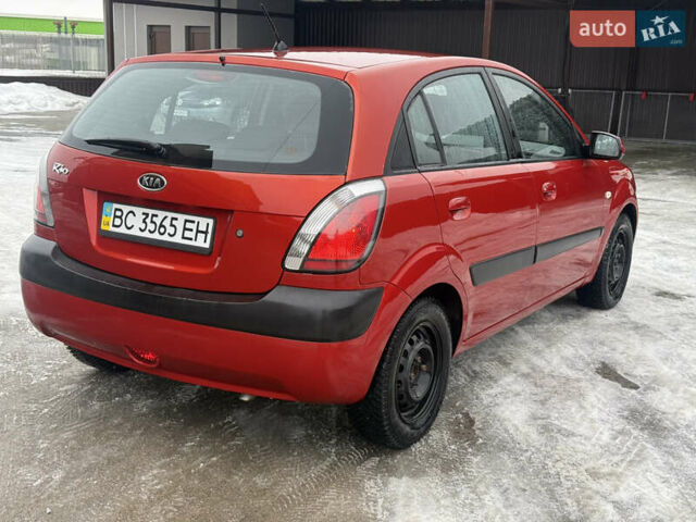 Красный Киа Рио, объемом двигателя 1.4 л и пробегом 110 тыс. км за 5900 $, фото 7 на Automoto.ua