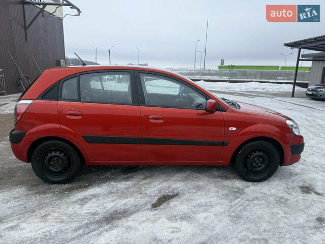 Красный Киа Рио, объемом двигателя 1.4 л и пробегом 110 тыс. км за 5900 $, фото 8 на Automoto.ua