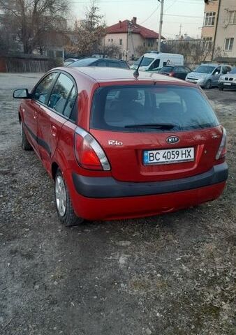 Красный Киа Рио, объемом двигателя 1.5 л и пробегом 263 тыс. км за 3500 $, фото 4 на Automoto.ua