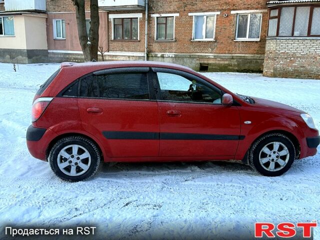 Красный Киа Рио, объемом двигателя 1.4 л и пробегом 250 тыс. км за 4700 $, фото 6 на Automoto.ua