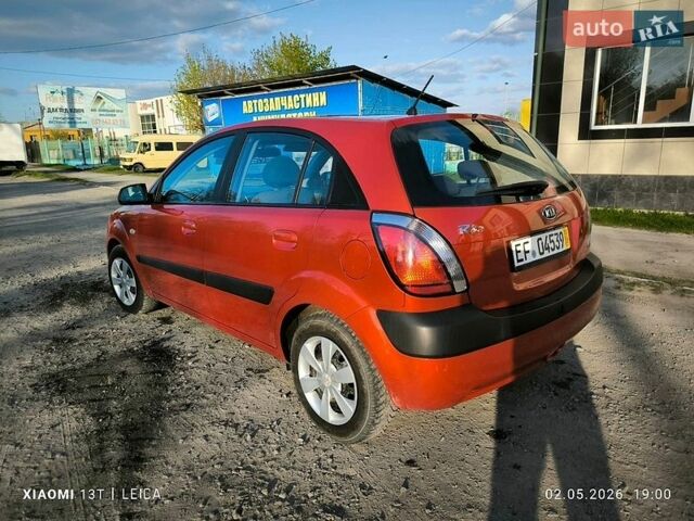 Красный Киа Рио, объемом двигателя 1.4 л и пробегом 172 тыс. км за 4650 $, фото 11 на Automoto.ua