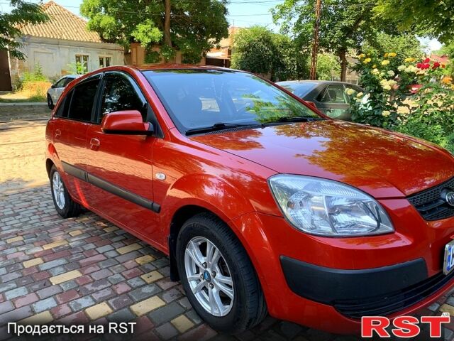 Червоний Кіа Ріо, об'ємом двигуна 1.6 л та пробігом 233 тис. км за 4999 $, фото 1 на Automoto.ua