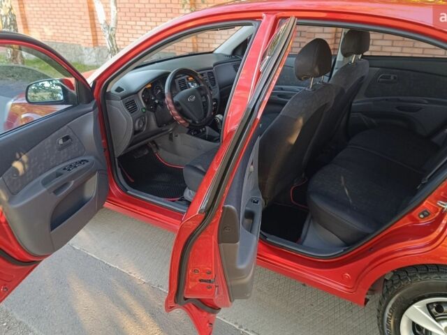 Красный Киа Рио, объемом двигателя 1.4 л и пробегом 161 тыс. км за 5750 $, фото 19 на Automoto.ua