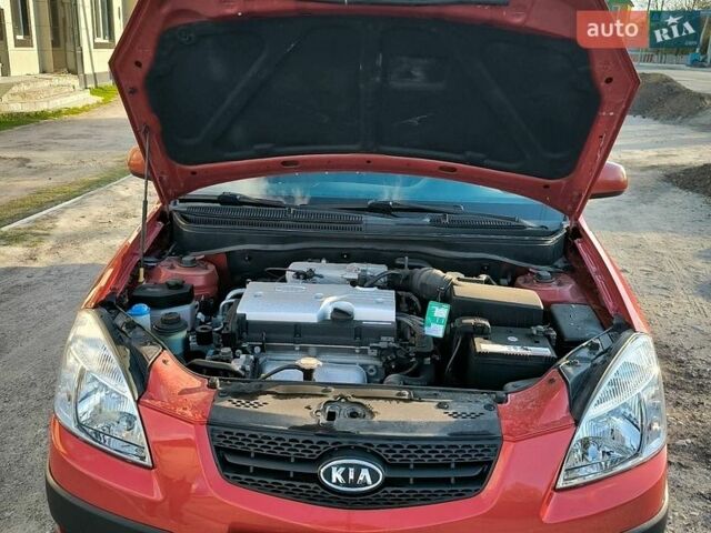 Красный Киа Рио, объемом двигателя 1.4 л и пробегом 172 тыс. км за 4650 $, фото 9 на Automoto.ua