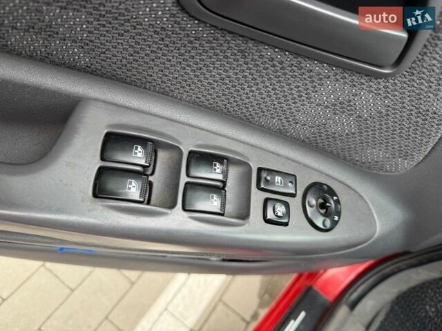 Червоний Кіа Ріо, об'ємом двигуна 1.4 л та пробігом 153 тис. км за 6399 $, фото 19 на Automoto.ua