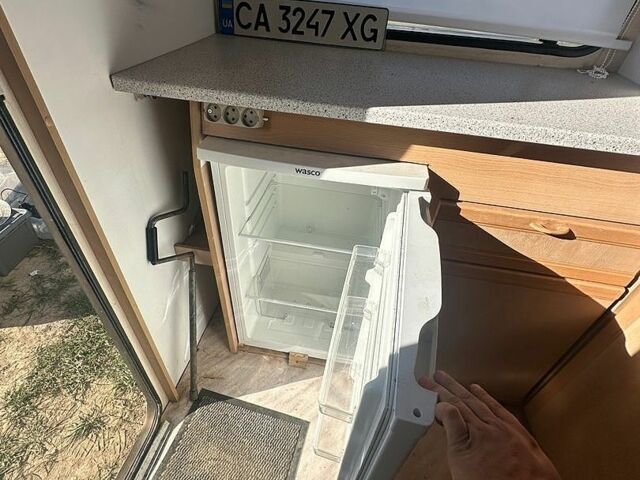 Червоний Кіа Ріо, об'ємом двигуна 1.4 л та пробігом 160 тис. км за 5000 $, фото 7 на Automoto.ua