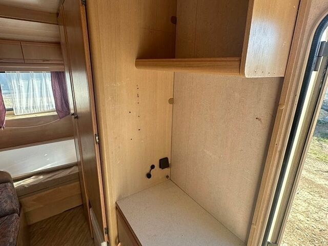 Червоний Кіа Ріо, об'ємом двигуна 1.4 л та пробігом 160 тис. км за 5000 $, фото 5 на Automoto.ua
