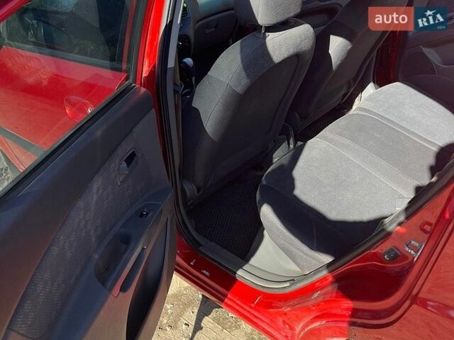 Красный Киа Рио, объемом двигателя 1.4 л и пробегом 214 тыс. км за 6500 $, фото 4 на Automoto.ua