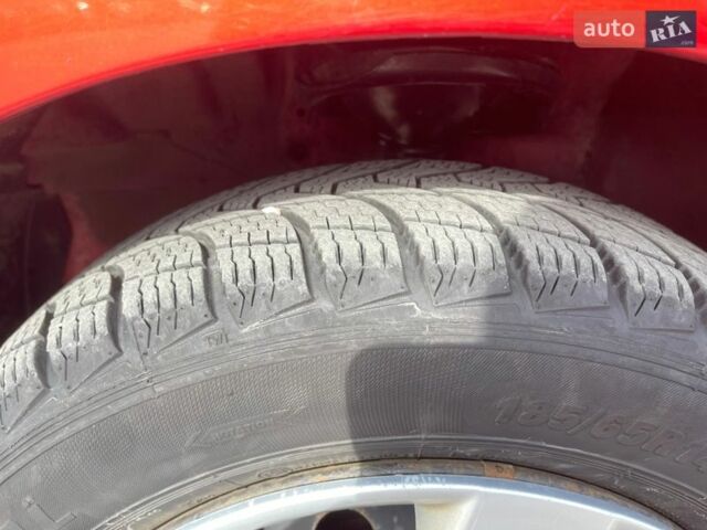 Красный Киа Рио, объемом двигателя 1.4 л и пробегом 216 тыс. км за 3900 $, фото 18 на Automoto.ua