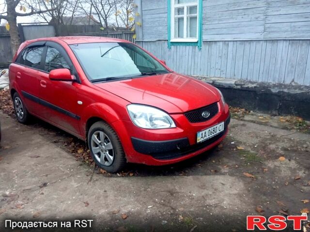 Красный Киа Рио, объемом двигателя 1.4 л и пробегом 170 тыс. км за 4499 $, фото 4 на Automoto.ua
