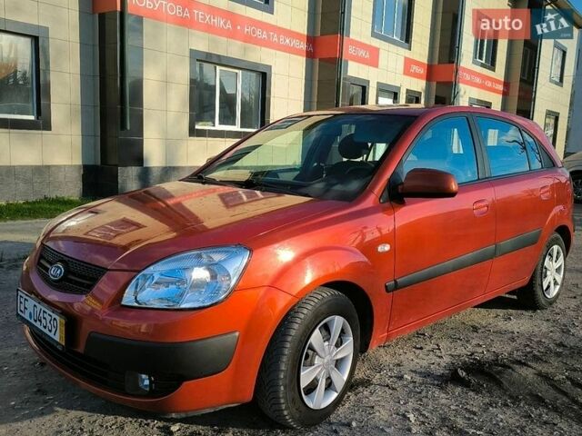 Красный Киа Рио, объемом двигателя 1.4 л и пробегом 172 тыс. км за 4650 $, фото 12 на Automoto.ua