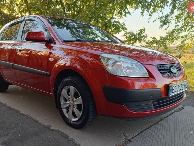 Красный Киа Рио, объемом двигателя 1.4 л и пробегом 161 тыс. км за 5750 $, фото 2 на Automoto.ua