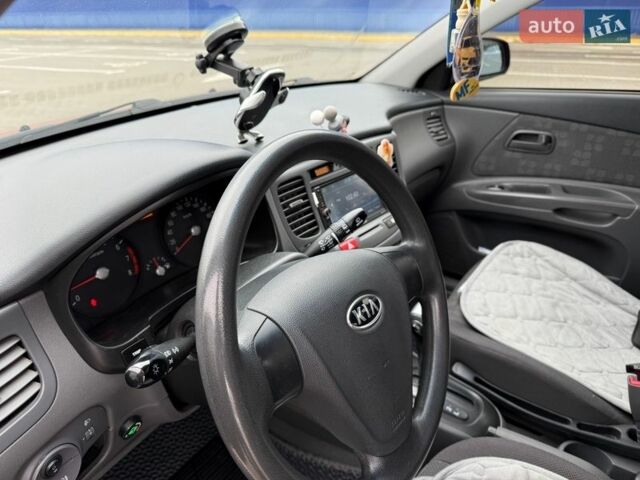 Красный Киа Рио, объемом двигателя 1.4 л и пробегом 153 тыс. км за 6499 $, фото 16 на Automoto.ua