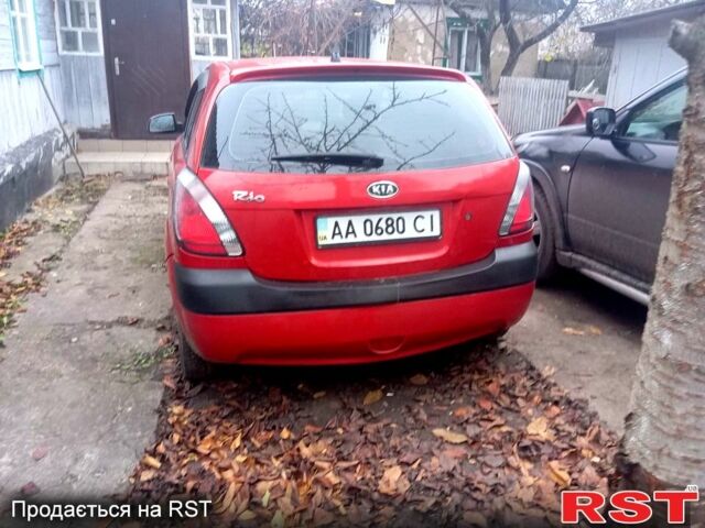 Красный Киа Рио, объемом двигателя 1.4 л и пробегом 170 тыс. км за 4499 $, фото 3 на Automoto.ua
