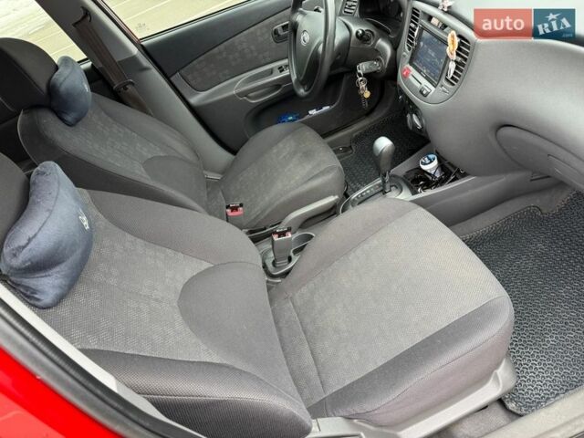 Красный Киа Рио, объемом двигателя 1.4 л и пробегом 153 тыс. км за 6499 $, фото 23 на Automoto.ua