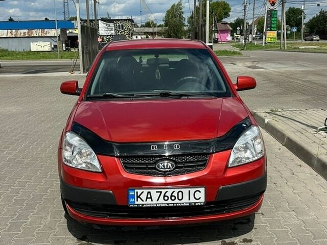 Красный Киа Рио, объемом двигателя 1.4 л и пробегом 257 тыс. км за 5300 $, фото 1 на Automoto.ua