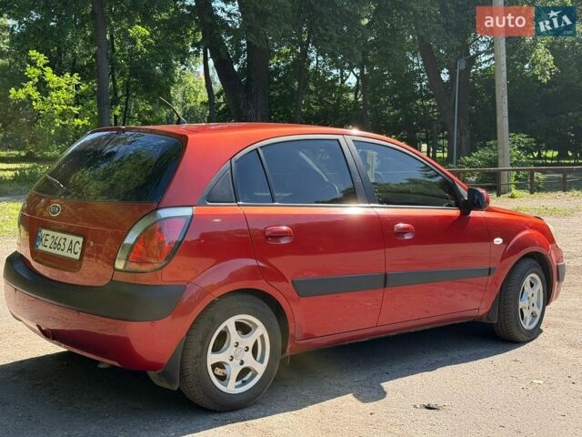 Красный Киа Рио, объемом двигателя 1.4 л и пробегом 155 тыс. км за 5800 $, фото 5 на Automoto.ua