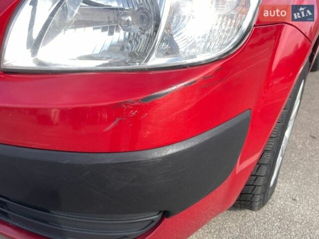 Красный Киа Рио, объемом двигателя 1.4 л и пробегом 216 тыс. км за 3900 $, фото 17 на Automoto.ua