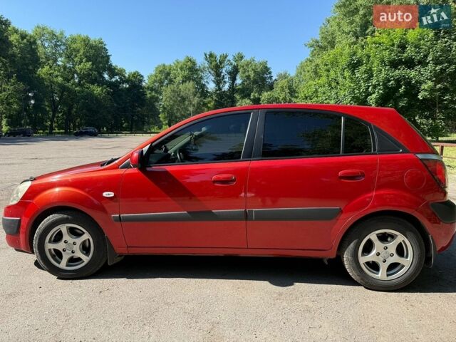 Красный Киа Рио, объемом двигателя 1.4 л и пробегом 155 тыс. км за 5800 $, фото 11 на Automoto.ua