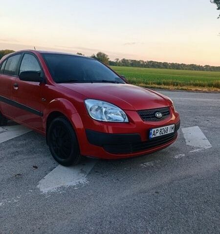 Червоний Кіа Ріо, об'ємом двигуна 1.4 л та пробігом 230 тис. км за 4100 $, фото 2 на Automoto.ua