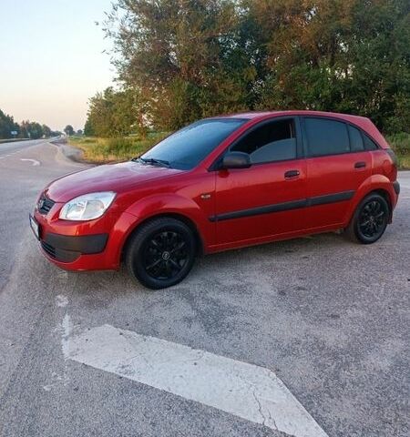 Червоний Кіа Ріо, об'ємом двигуна 1.4 л та пробігом 230 тис. км за 4100 $, фото 3 на Automoto.ua