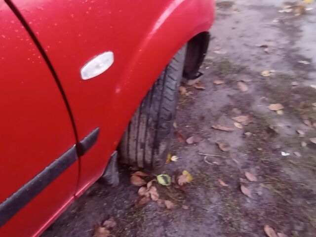 Кіа Ріо 2007 у Хороле на Automoto.ua Червоний Кіа Ріо, об'ємом двигуна 1 л та пробігом 220 тис. км за 1800 $, фото 5 на Automoto.ua