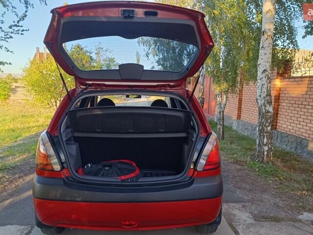 Красный Киа Рио, объемом двигателя 1.4 л и пробегом 161 тыс. км за 5750 $, фото 20 на Automoto.ua