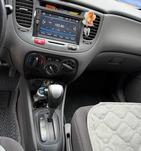 Красный Киа Рио, объемом двигателя 1.4 л и пробегом 153 тыс. км за 6499 $, фото 14 на Automoto.ua