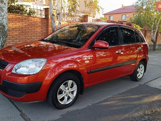 Красный Киа Рио, объемом двигателя 1.4 л и пробегом 161 тыс. км за 5750 $, фото 4 на Automoto.ua