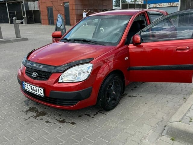 Красный Киа Рио, объемом двигателя 1.4 л и пробегом 257 тыс. км за 5300 $, фото 13 на Automoto.ua