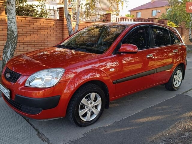 Красный Киа Рио, объемом двигателя 1.4 л и пробегом 161 тыс. км за 5750 $, фото 1 на Automoto.ua