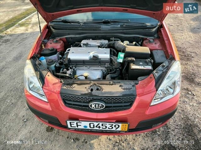 Красный Киа Рио, объемом двигателя 1.4 л и пробегом 172 тыс. км за 4650 $, фото 8 на Automoto.ua