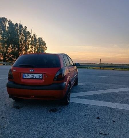 Червоний Кіа Ріо, об'ємом двигуна 1.4 л та пробігом 230 тис. км за 4100 $, фото 8 на Automoto.ua
