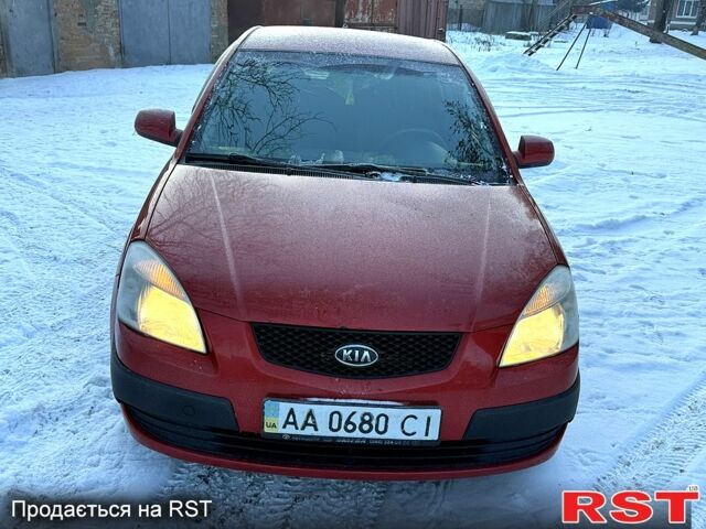 Червоний Кіа Ріо, об'ємом двигуна 1.4 л та пробігом 250 тис. км за 4500 $, фото 1 на Automoto.ua