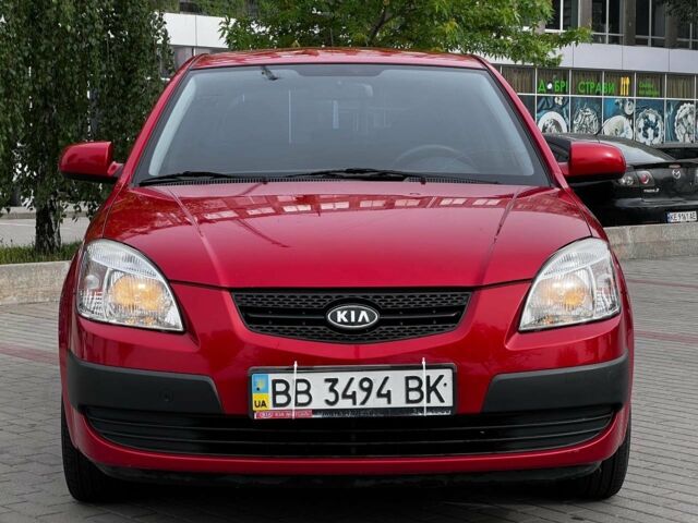 Красный Киа Рио, объемом двигателя 14 л и пробегом 127 тыс. км за 5850 $, фото 3 на Automoto.ua