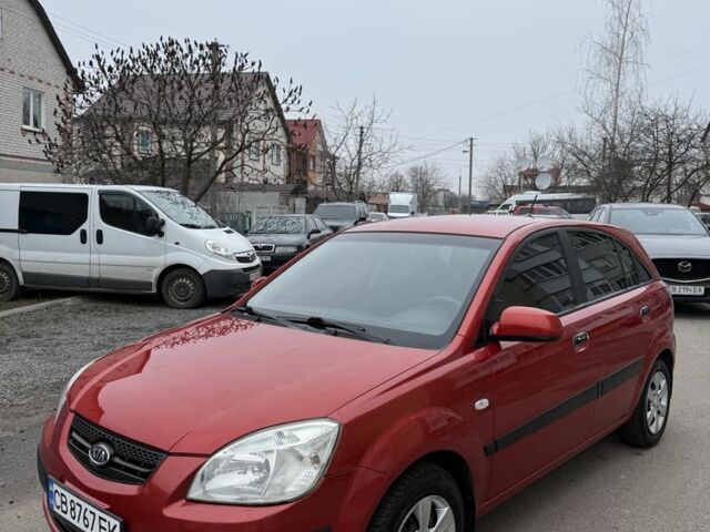 Красный Киа Рио, объемом двигателя 1.4 л и пробегом 288 тыс. км за 4700 $, фото 1 на Automoto.ua