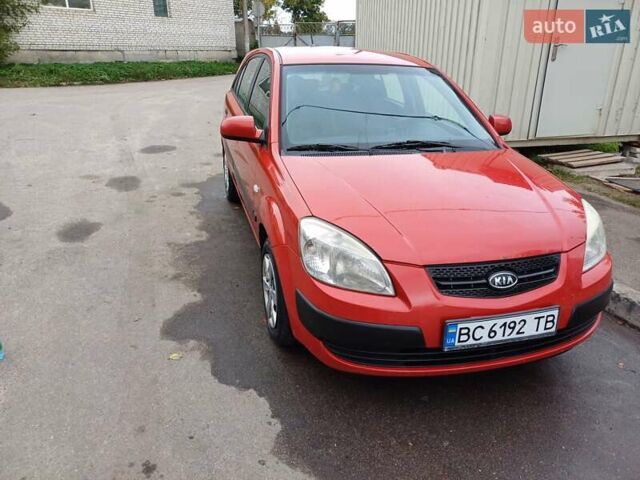 Червоний Кіа Ріо, об'ємом двигуна 1.49 л та пробігом 375 тис. км за 3450 $, фото 6 на Automoto.ua